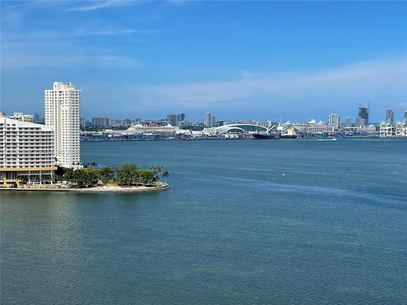 Listing  1300 Brickell Bay Drive 2010, Miami, FL 33131, Miami, FL 33131