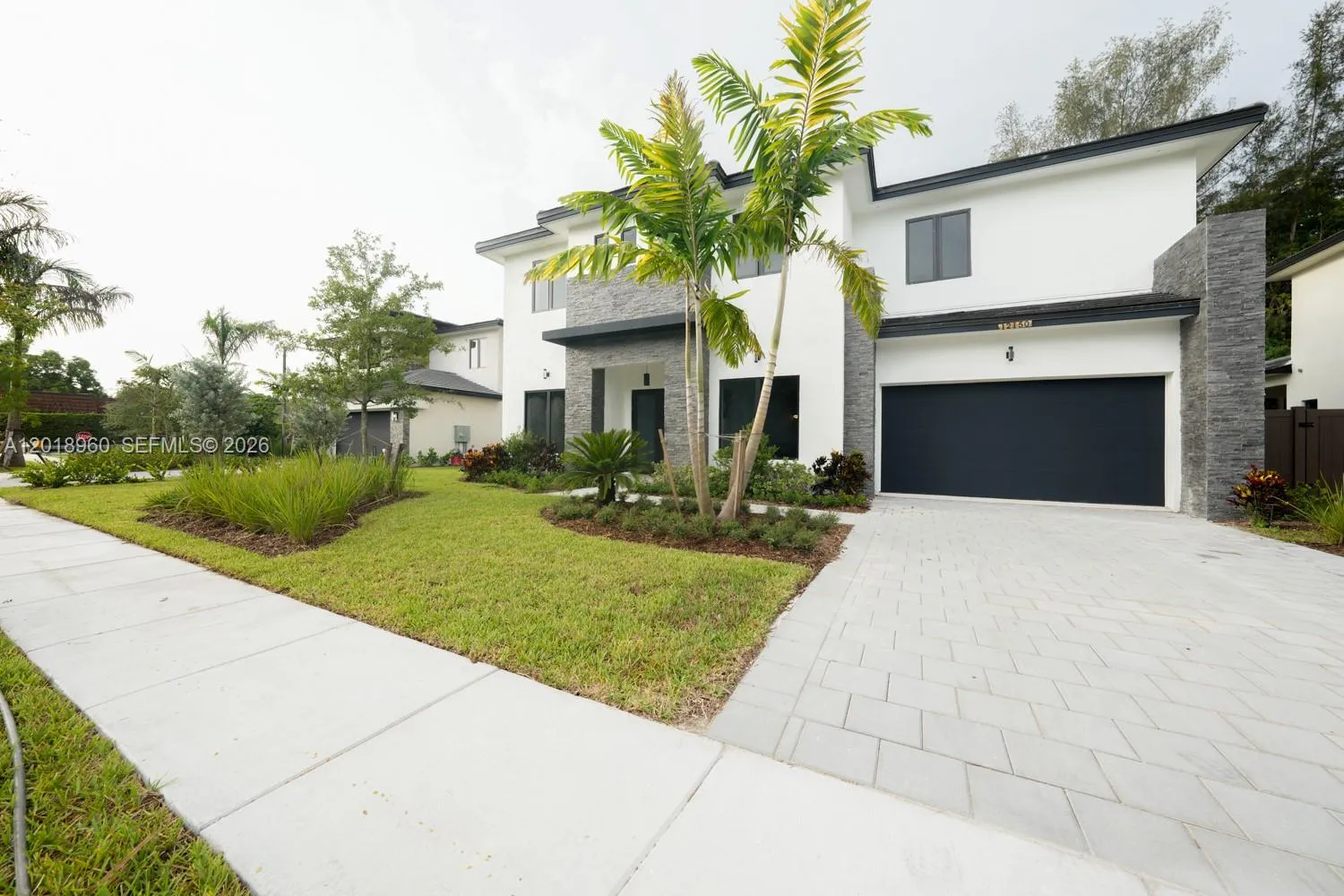 View details of listing 13004 Davie Oaks Drive, Davie, FL 33325 Davie with MLS# 