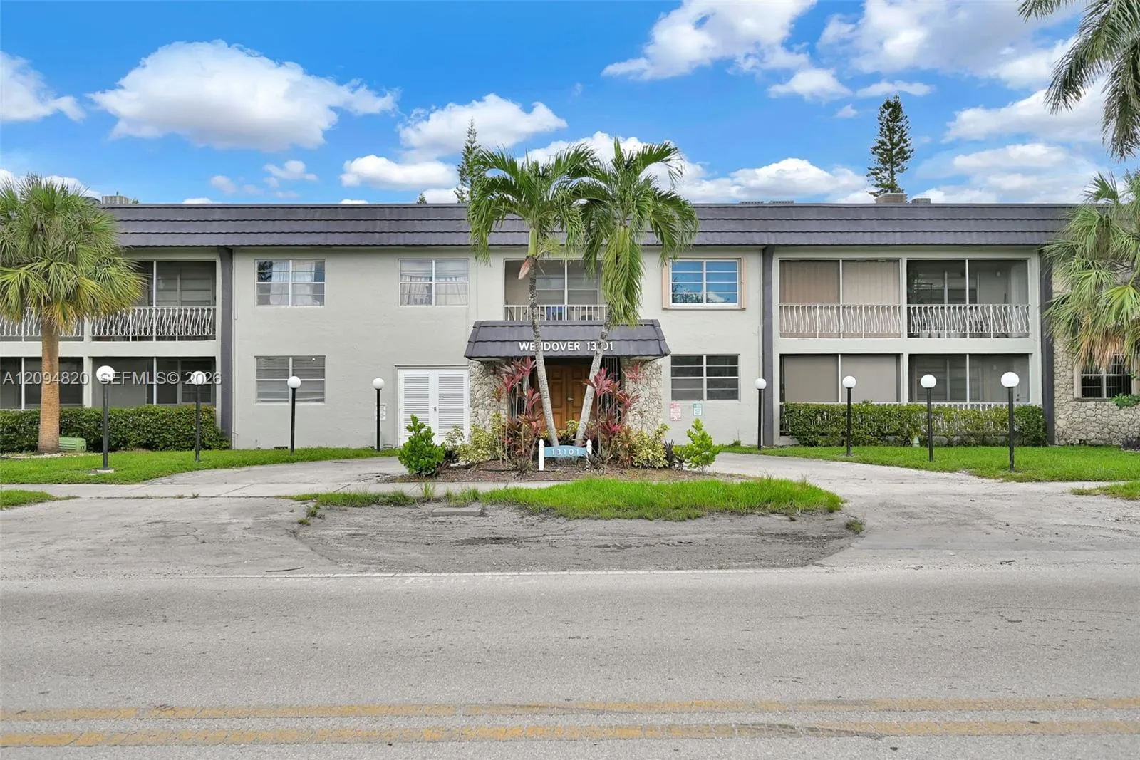 View details of listing 13101 Memorial Highway 104, North Miami, FL 33161 North Miami with MLS#