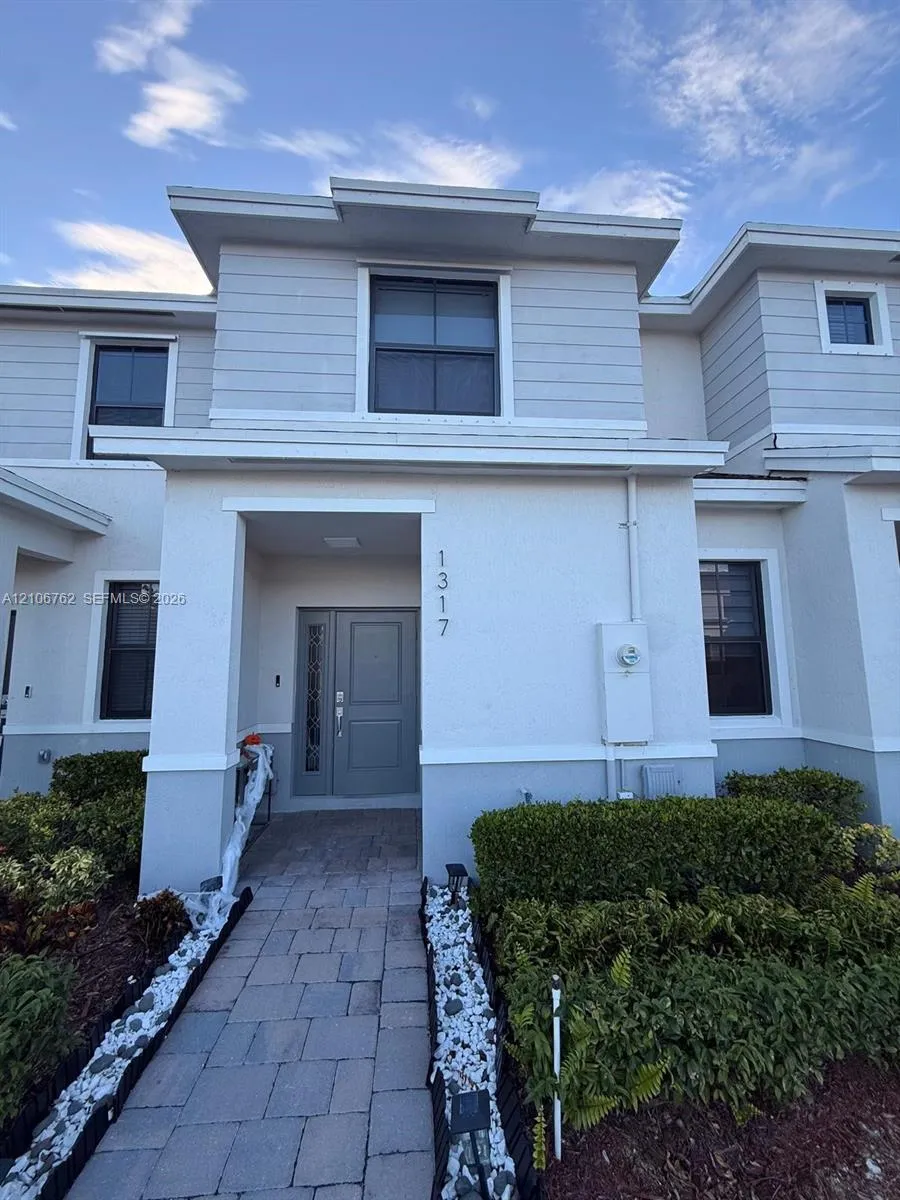 Listing  1317 NE 3rd Avenue 1317, Florida City, FL 33034, Florida City, FL 33034