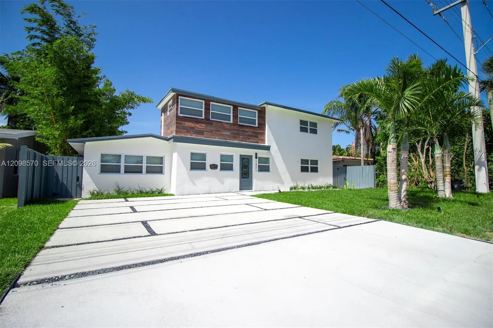 Listing  1321 NE 14th Street, Fort Lauderdale, FL 33304, Fort Lauderdale, FL 33304