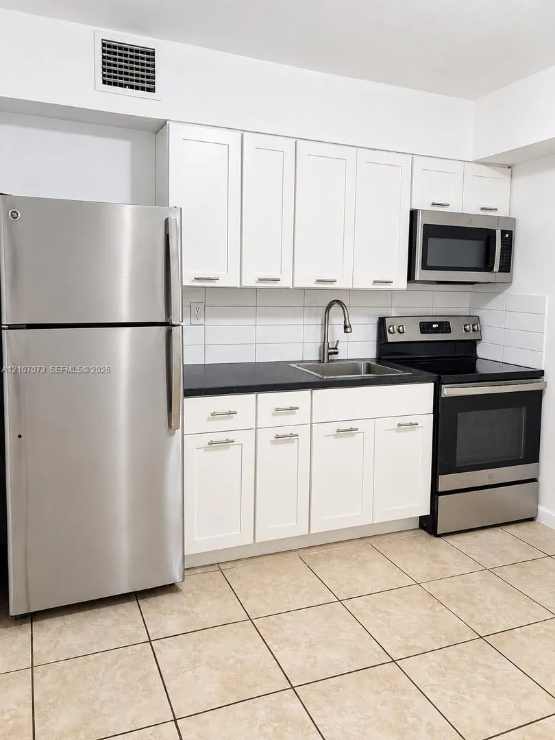 Listing  13251 Memorial Highway 10, North Miami, FL 33161, North Miami, FL 33161