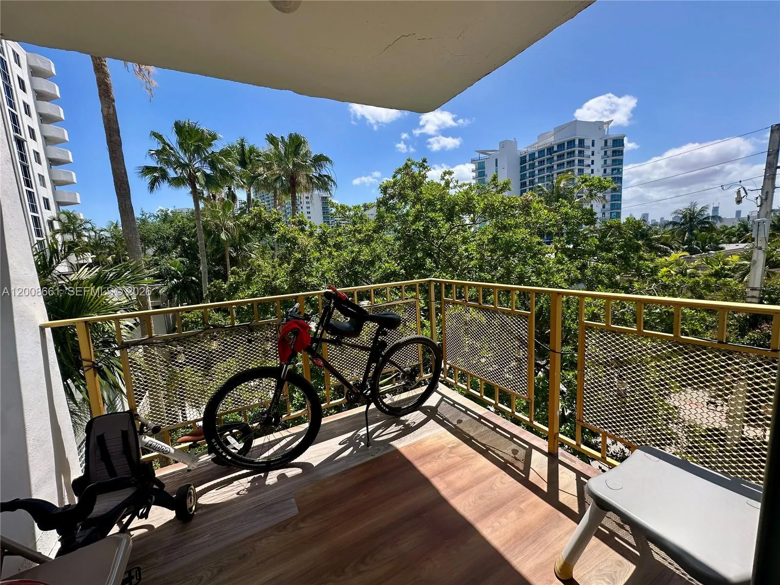 View details of listing 1340 Lincoln Road 400, Miami Beach, FL 33139 Miami Beach with MLS# 