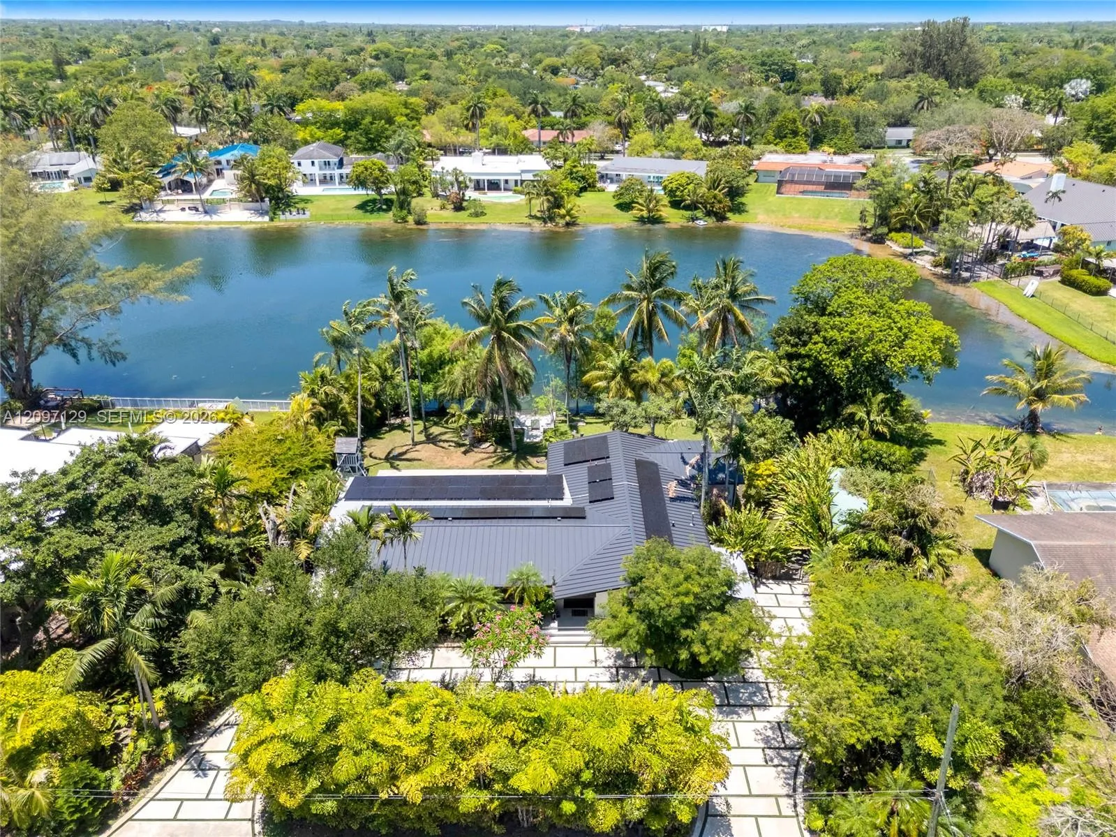 View details of listing 13400 SW 70th Avenue, Pinecrest, FL 33156 Pinecrest with MLS# 