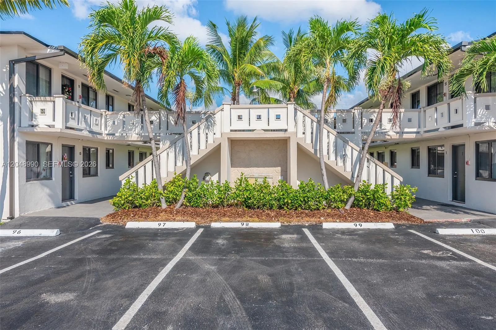View details of listing 1345 W 28th Street 4, Hialeah, FL 33010 Hialeah with MLS# 