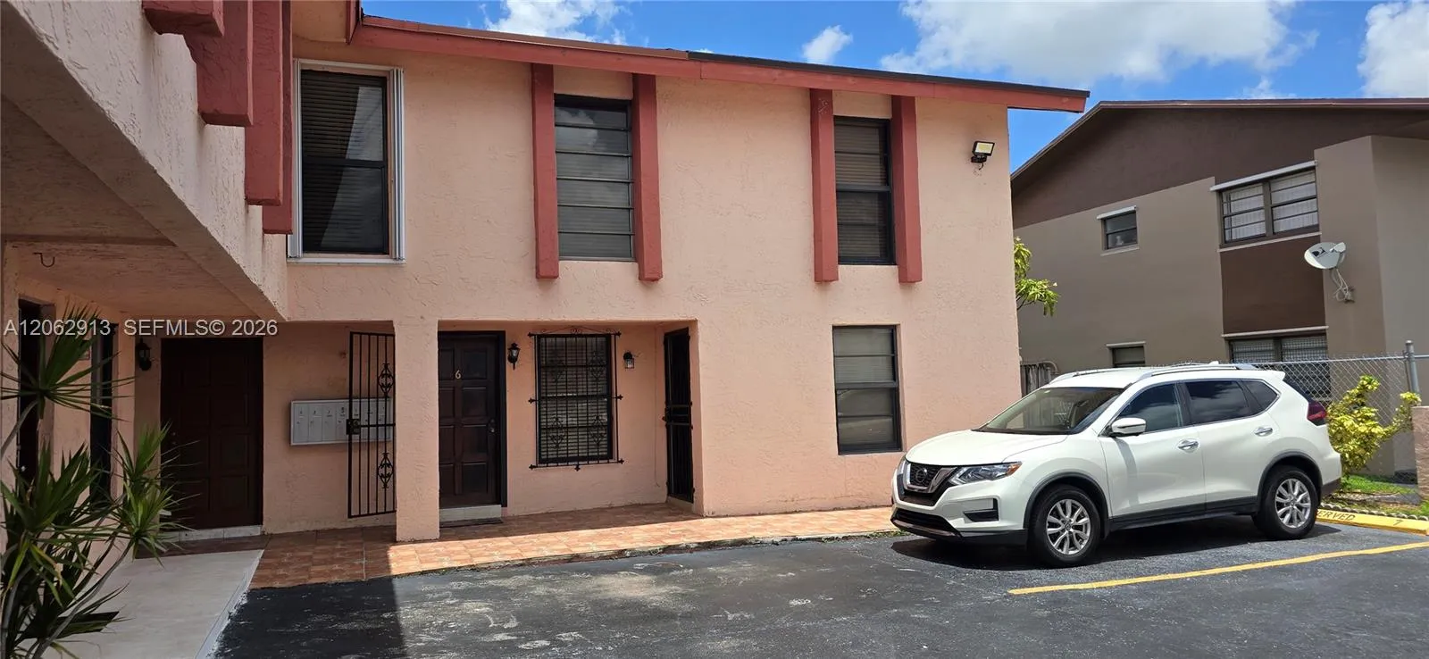 Listing  1345 W 41st Street 6, Hialeah, FL 33012, Hialeah, FL 33012