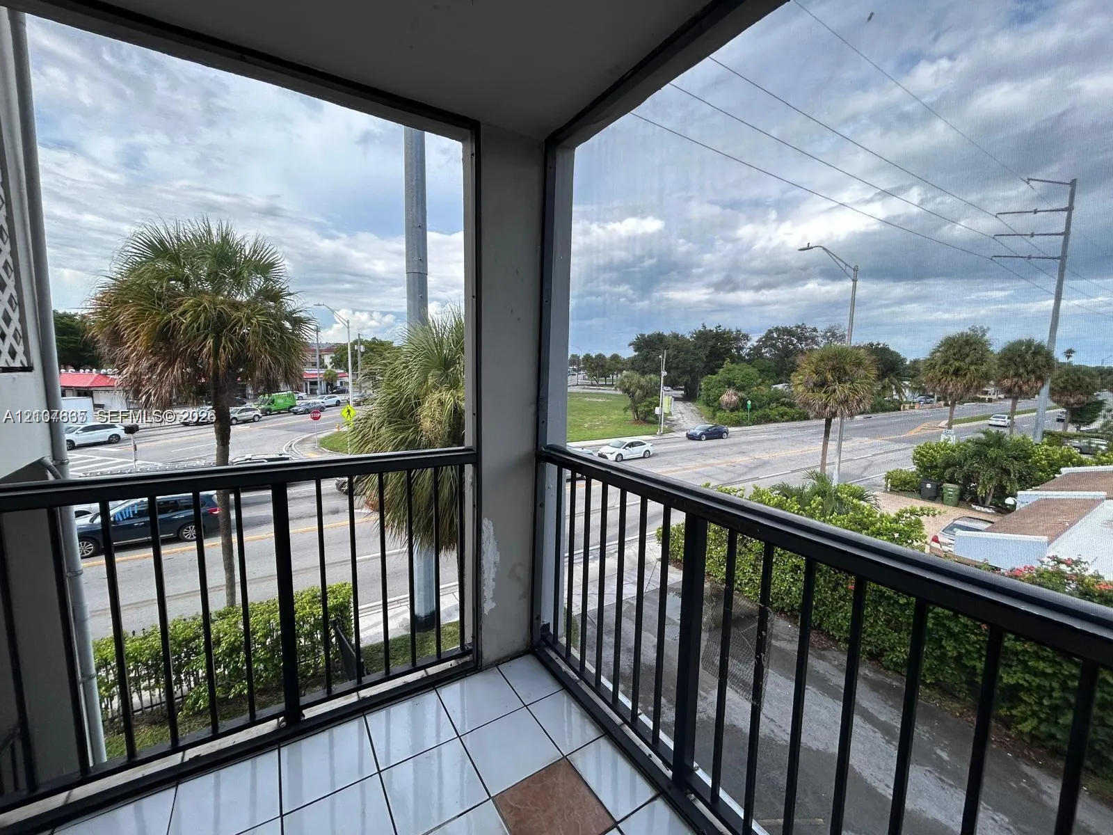 View details of listing 13455 NE 10th Avenue 304, North Miami, FL 33161 North Miami with MLS#