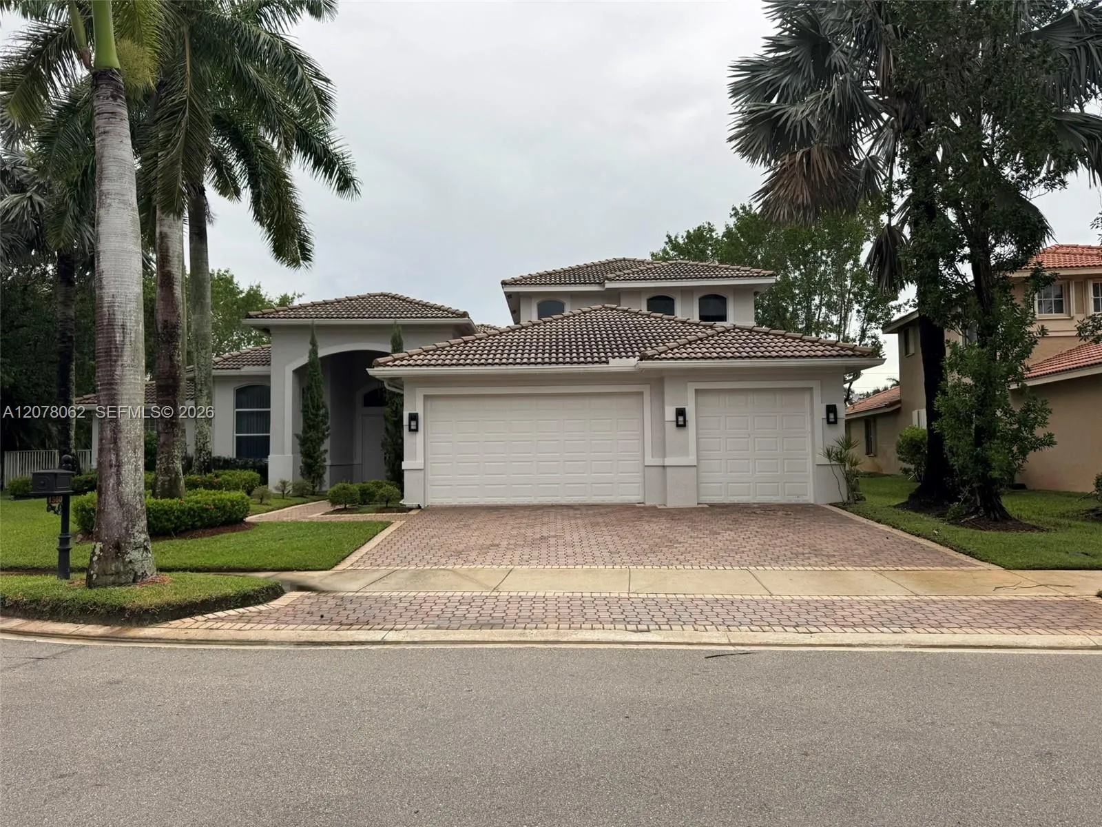 Listing  1360 Victoria Isle Drive, Weston, FL 33327, Weston, FL 33327