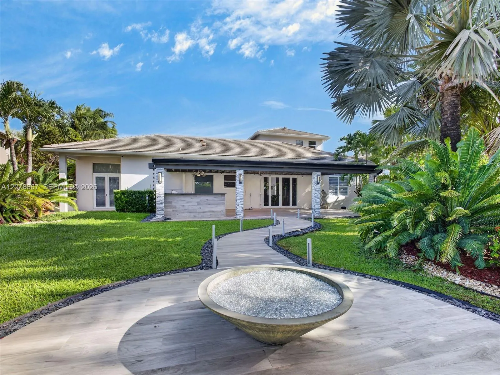 Listing  1371 Victoria Isle Drive, Weston, FL 33327, Weston, FL 33327