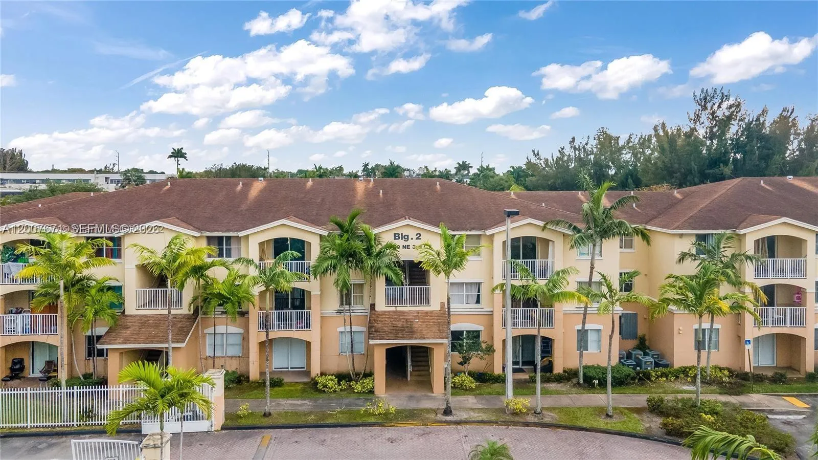 Listing  13780 NE 3rd Court 207, North Miami, FL 33161, North Miami, FL 33161