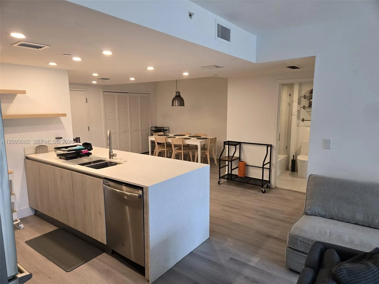 Listing  13800 Highland Drive 207, North Miami Beach, FL 33181, North Miami Beach, FL 33181