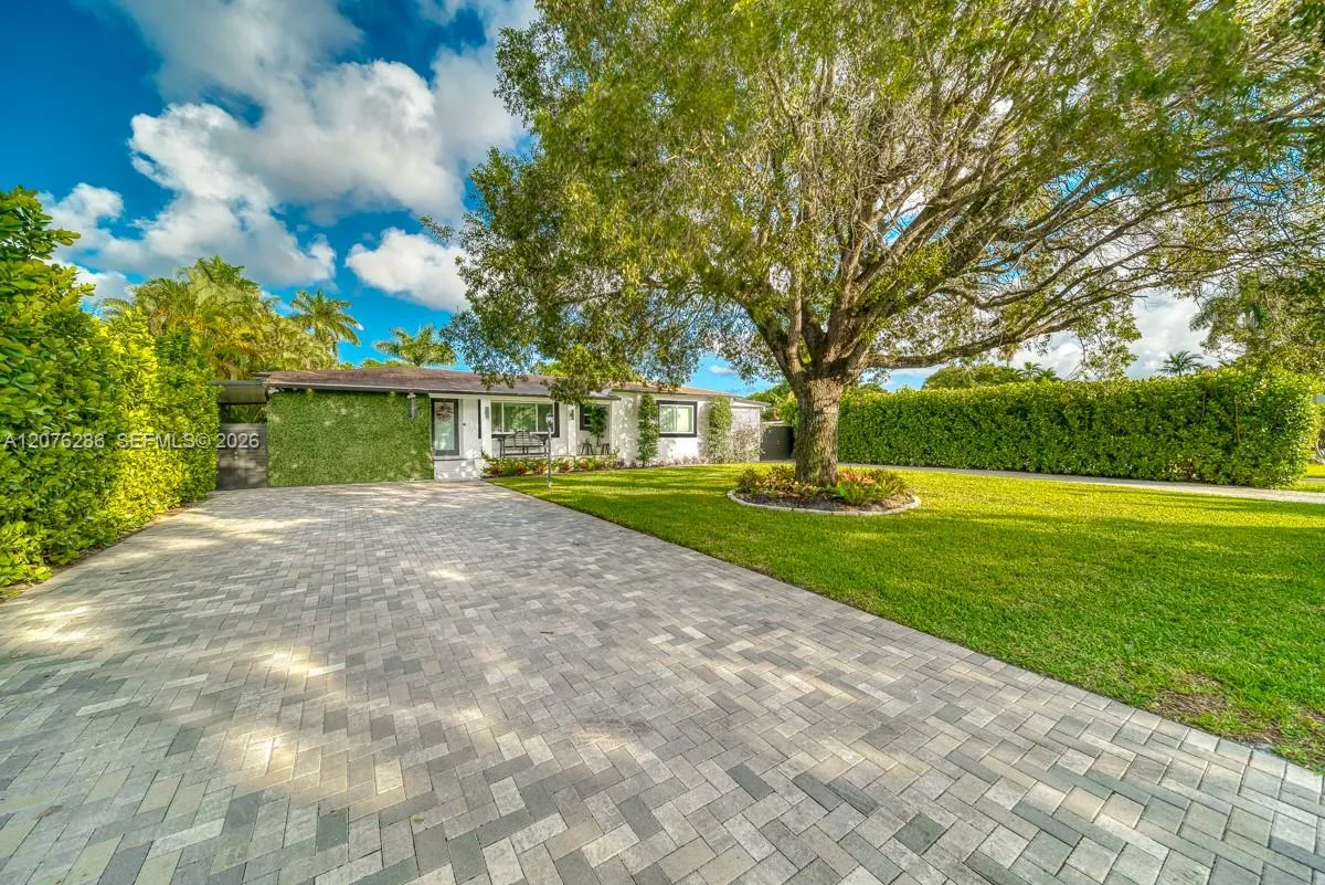 Listing  13801 NE 1st Avenue, Miami, FL 33161, Miami, FL 33161