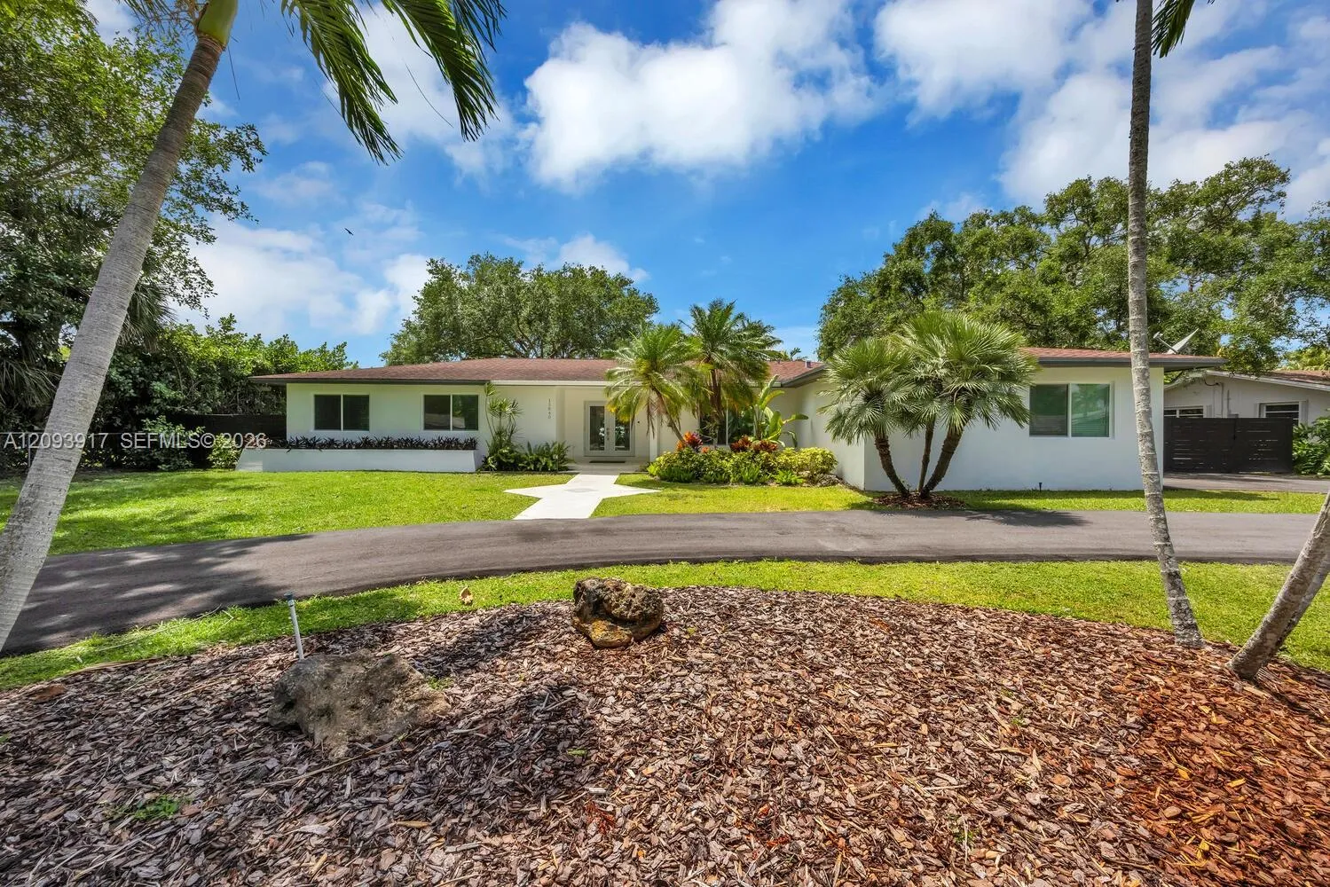 View details of listing 13840 SW 74th Avenue, Palmetto Bay, FL 33158 Palmetto Bay with MLS# 