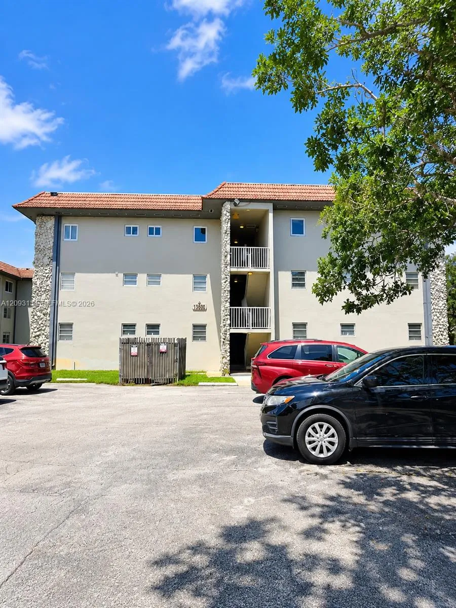 View details of listing 13900 Lake Placid Court A38, Miami Lakes, FL 33014 Miami Lakes with MLS#