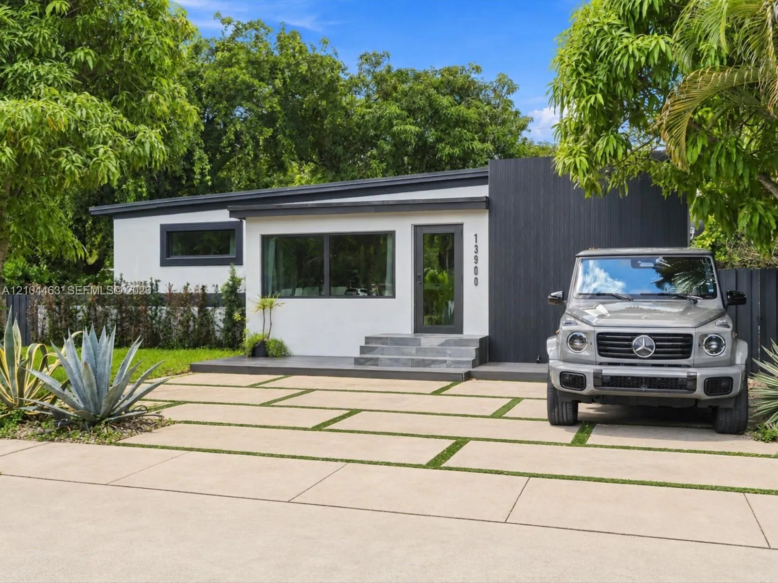 View details of listing 13900 NE 16th Court, North Miami, FL 33181 North Miami with MLS#