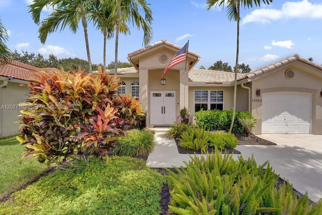 Listing  13993 N Cypress Cove Circle, Davie, FL 33325, Davie, FL 33325