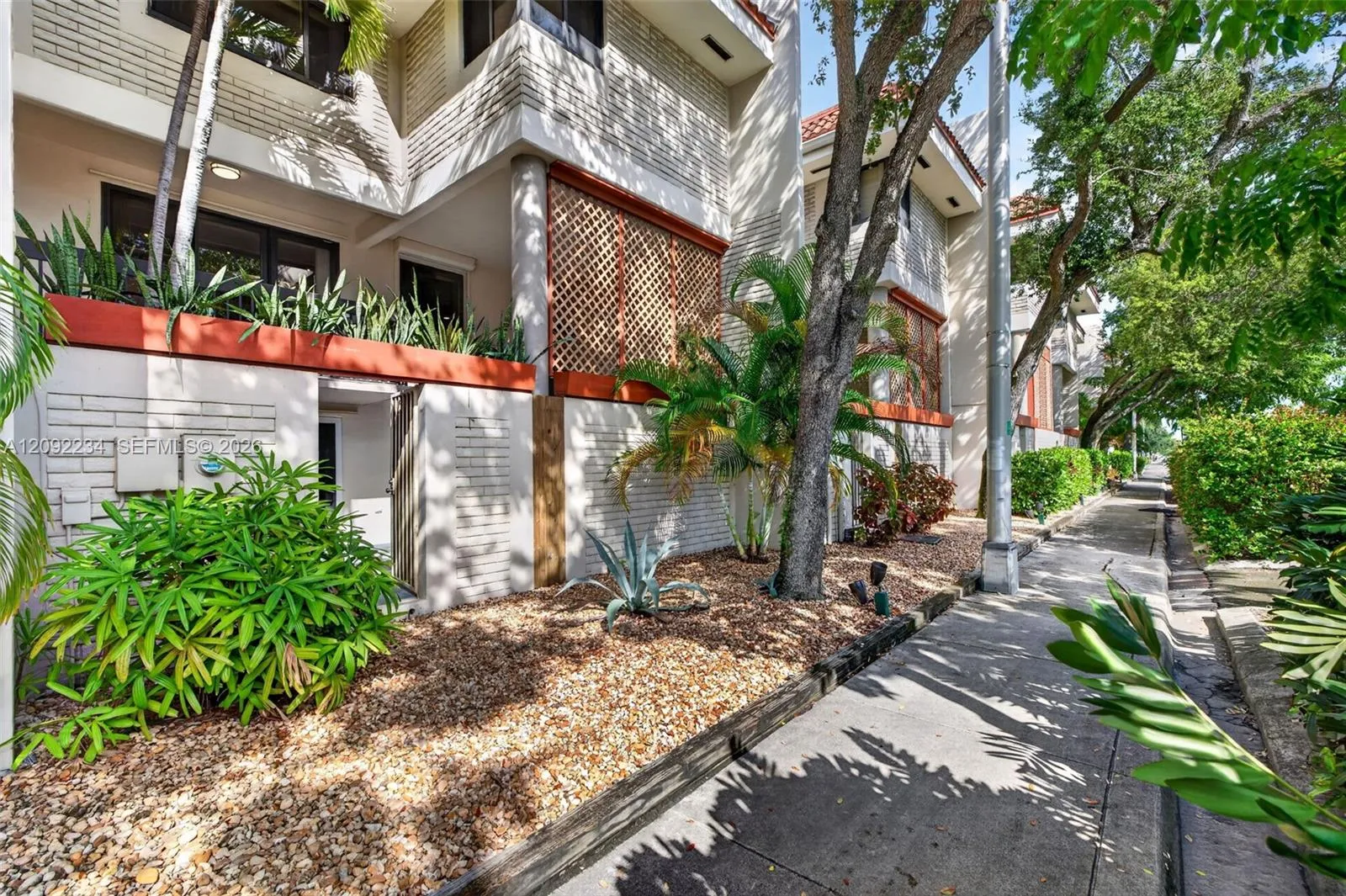 Listing  1401 NE 9th Street 50, Fort Lauderdale, FL 33304, Fort Lauderdale, FL 33304