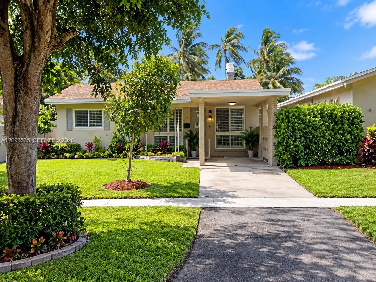 View details of listing 1405 NW 10th Street, Dania Beach, FL 33004 Dania Beach with MLS# 