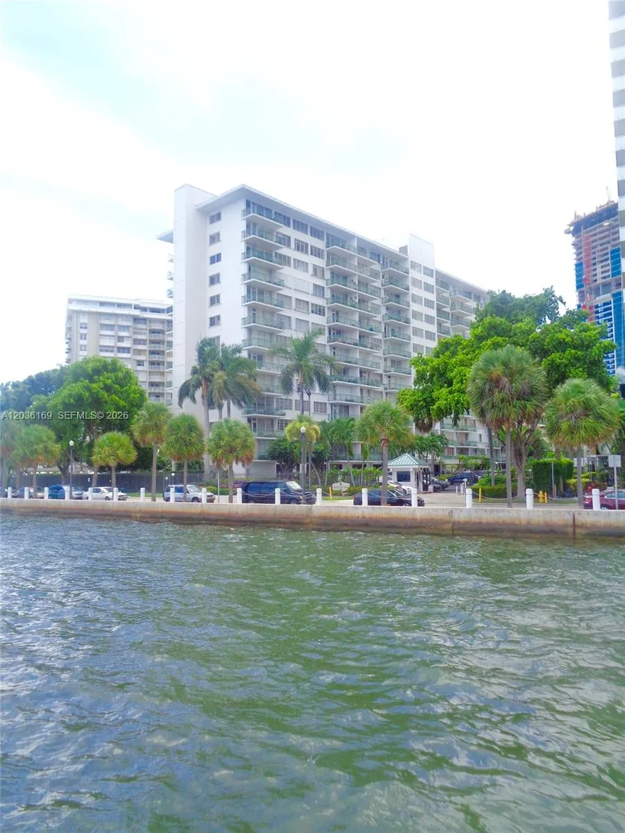 Listing  1408 Brickell Bay Drive 613, Miami, FL 33131, Miami, FL 33131