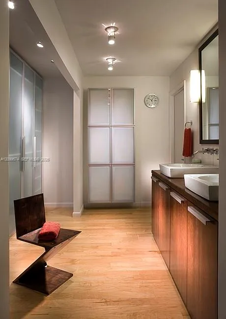 View details of listing 1450 Brickell Bay Drive 1215, Miami, FL 33131 Miami with MLS# 