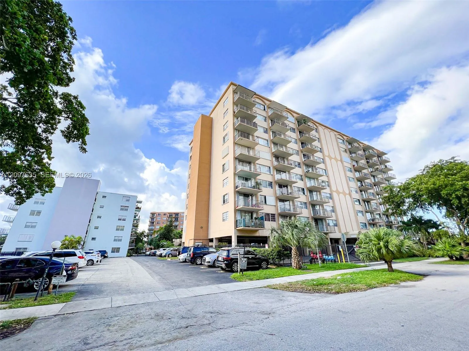 View details of listing 1470 NE 125th Terrace PH3, North Miami, FL 33161 North Miami with MLS#