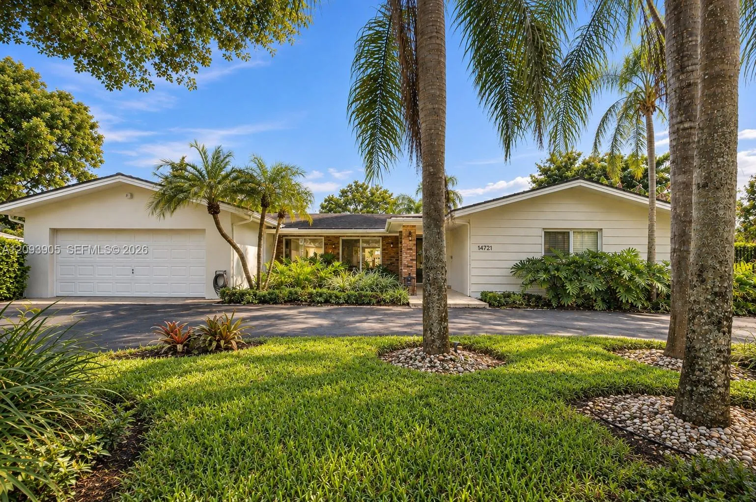 View details of listing 14721 SW 84th Court, Palmetto Bay, FL 33158 Palmetto Bay with MLS# 