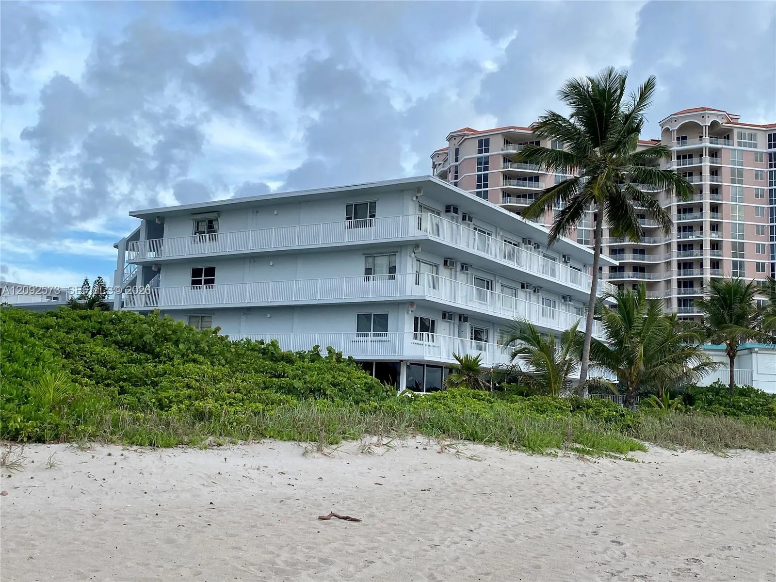 View details of listing 1480 S Ocean Boulevard 105, Lauderdale-By-The-Sea, FL 33062 Lauderdale-By-The-Sea with MLS# 