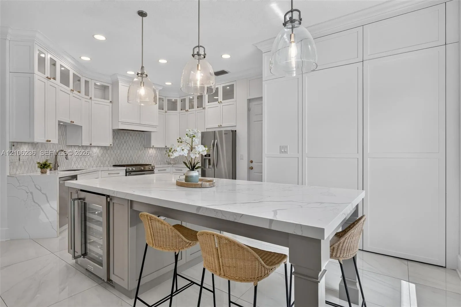View details of listing 14940 NW 89th Avenue, Miami Lakes, FL 33018 Miami Lakes with MLS#