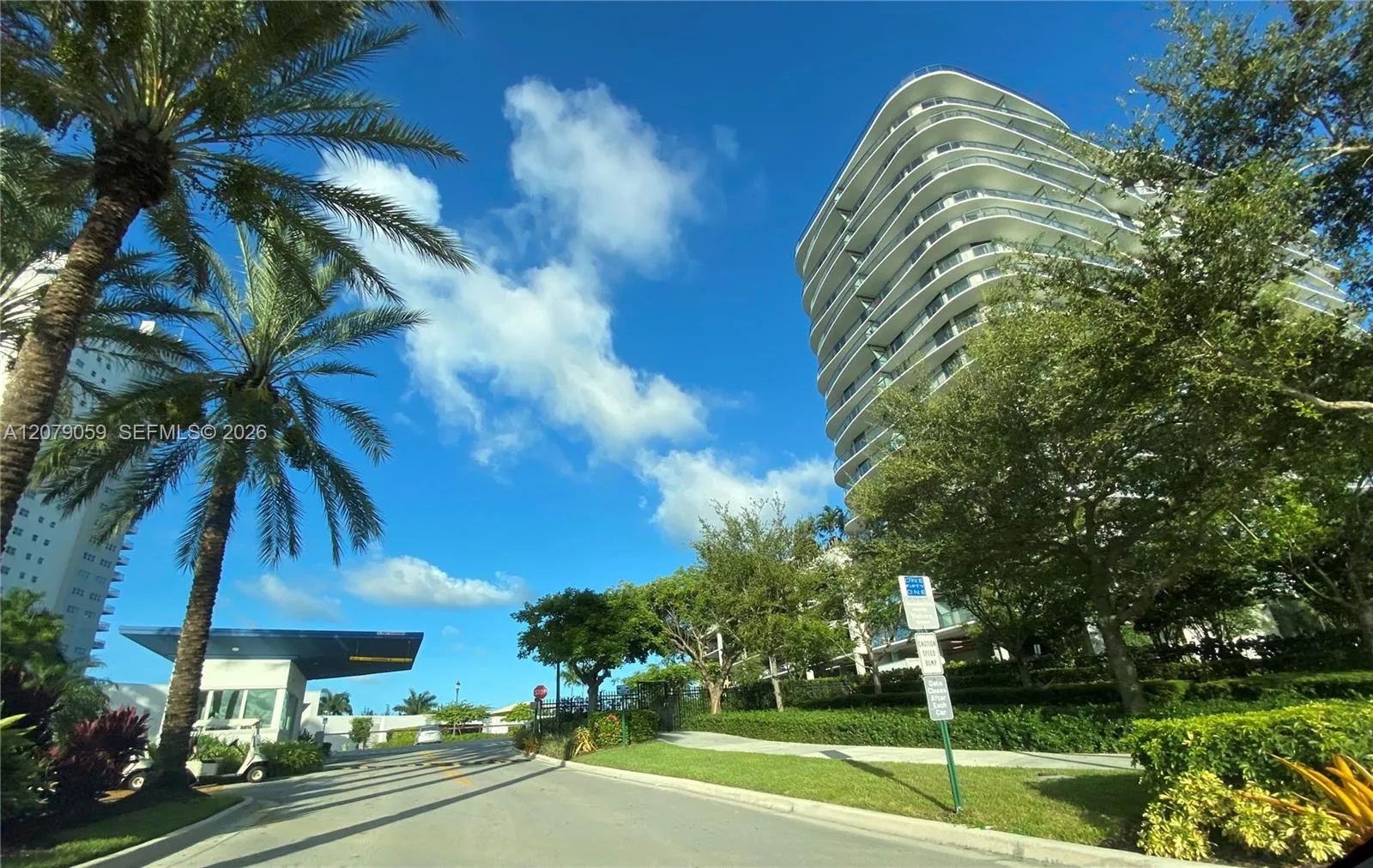 View details of listing 14951 NE Royal Oaks Lane 1403, North Miami, FL 33181 North Miami with MLS#