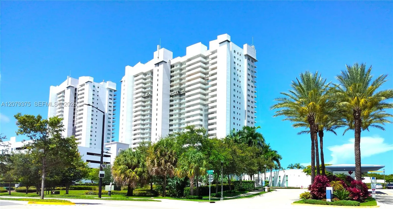 Listing  14951 Royal Oaks Lane 1006, North Miami, FL 33181, North Miami, FL 33181