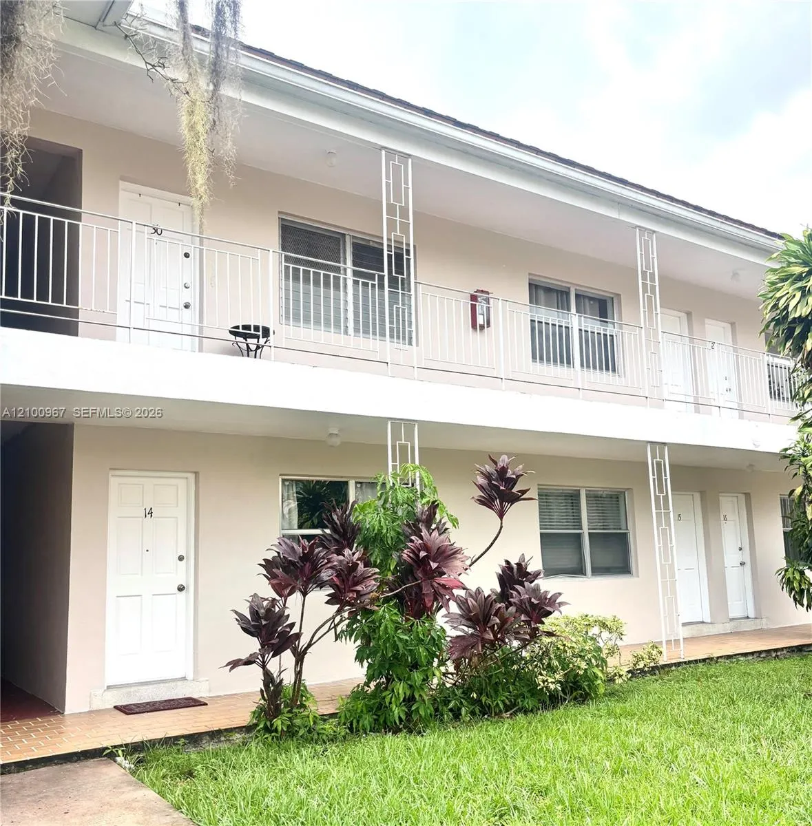 View details of listing 15 Alhambra Circle 16, Coral Gables, FL 33134 Coral Gables with MLS#