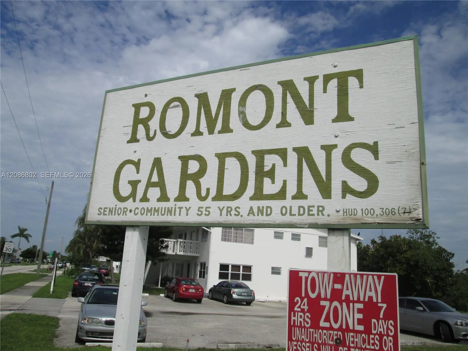 View details of listing 15 NW 204th Street 17, Miami Gardens, FL 33169 Miami Gardens with MLS#