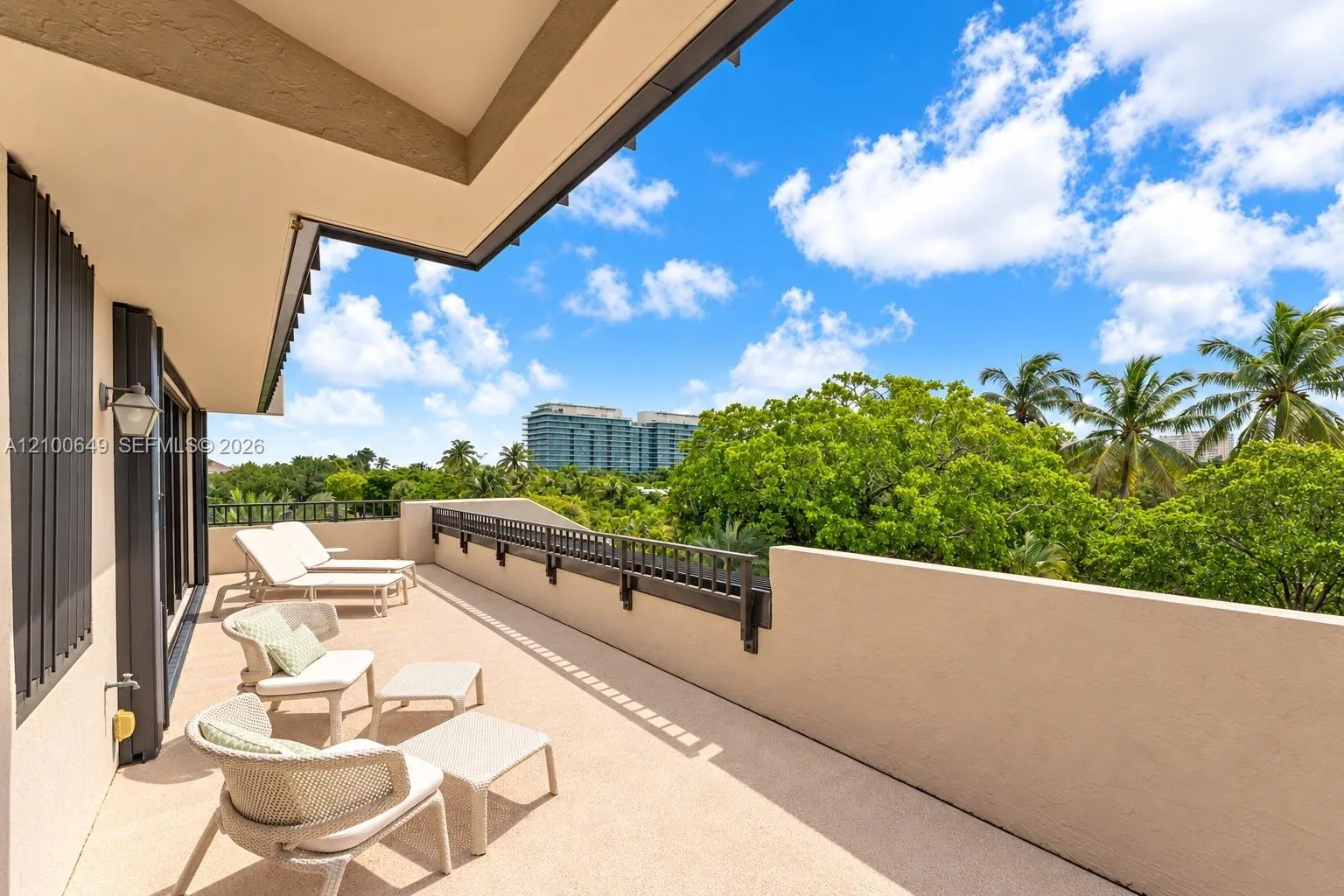 View details of listing 151 Crandon Boulevard 310, Key Biscayne, FL 33149 Key Biscayne with MLS#