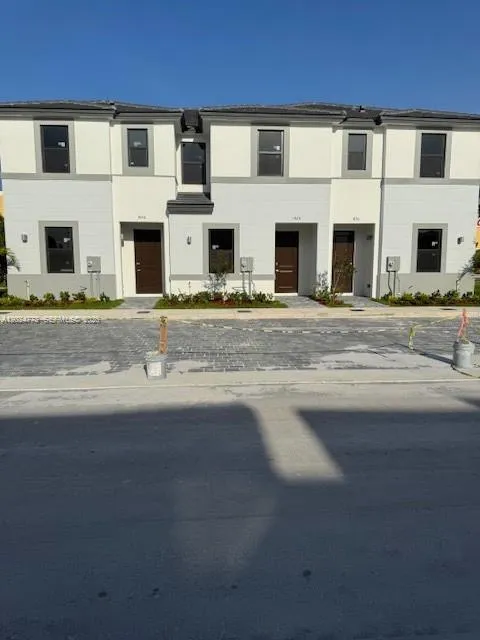 Listing  151 NW 10th Street 151 D, Florida City, FL 33034, Florida City, FL 33034