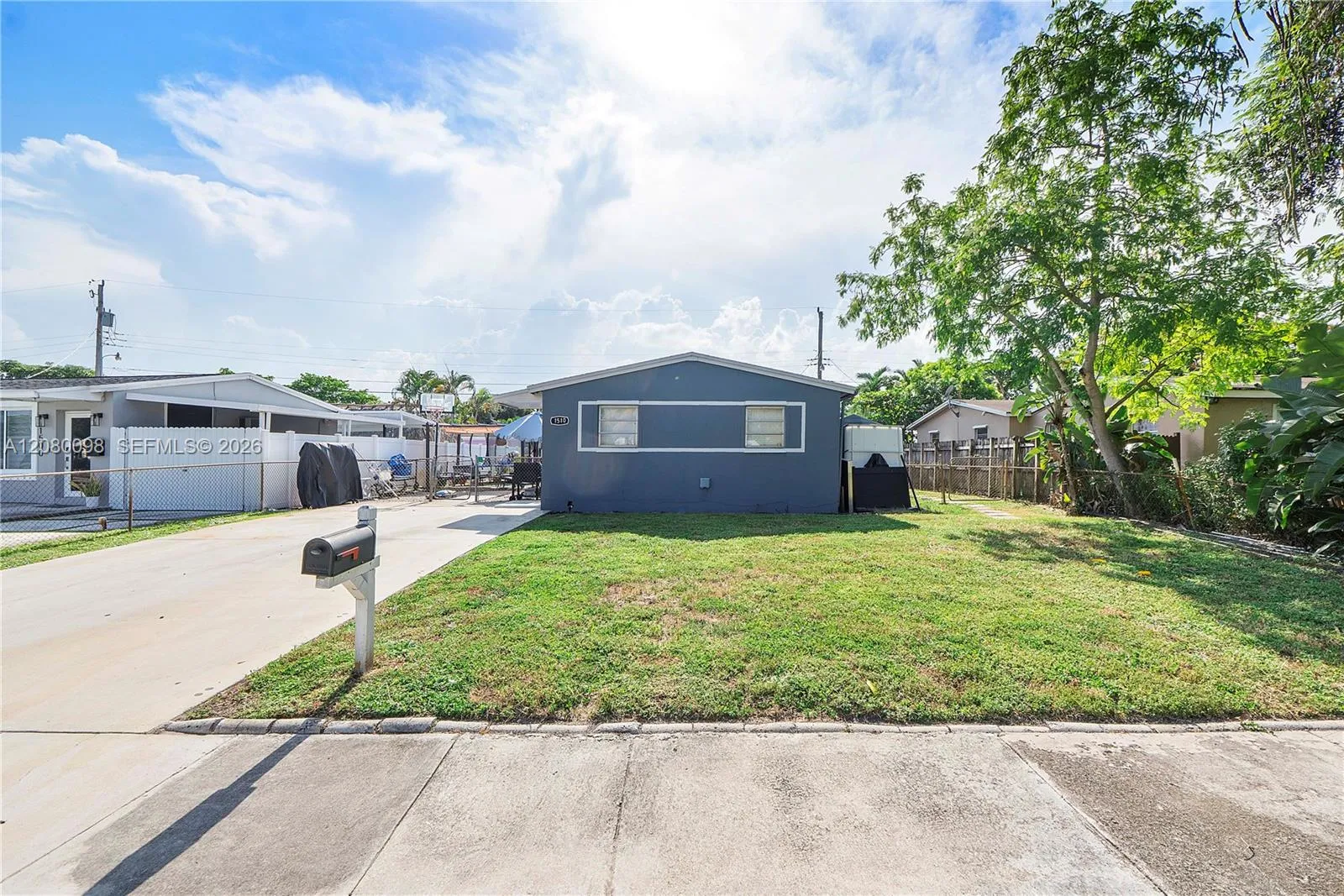 View details of listing 1510 N 68th Avenue, Hollywood, FL 33024 Hollywood with MLS#