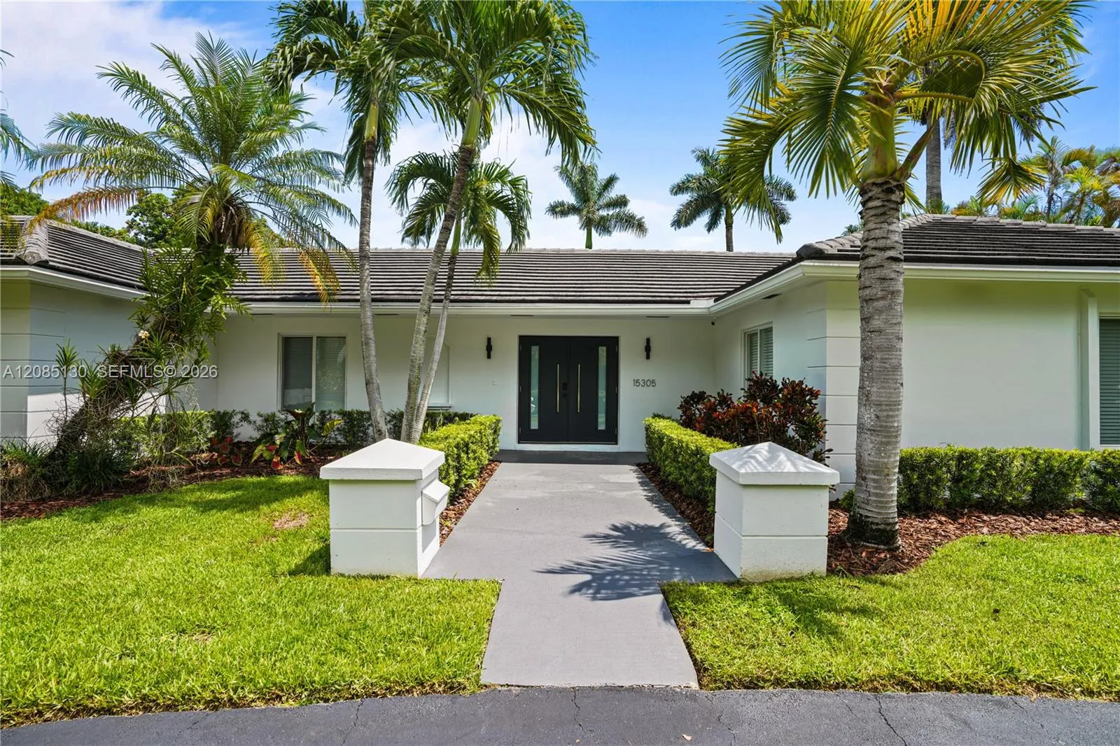 View details of listing 15305 SW 78th Court, Palmetto Bay, FL 33157 Palmetto Bay with MLS# 