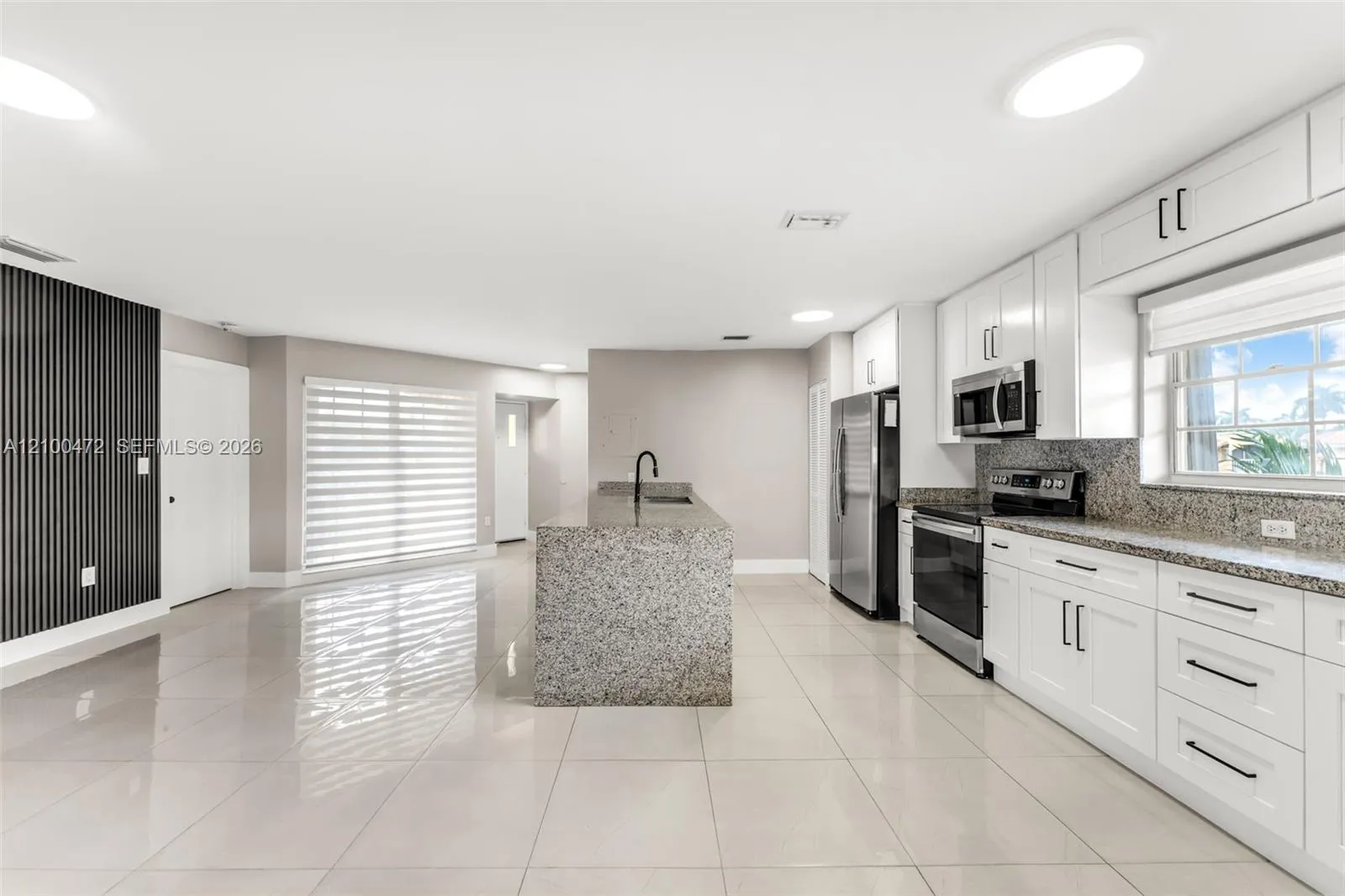 View details of listing 15635 SW 74th Cir Drive 10, Miami, FL 33193 Miami with MLS# 