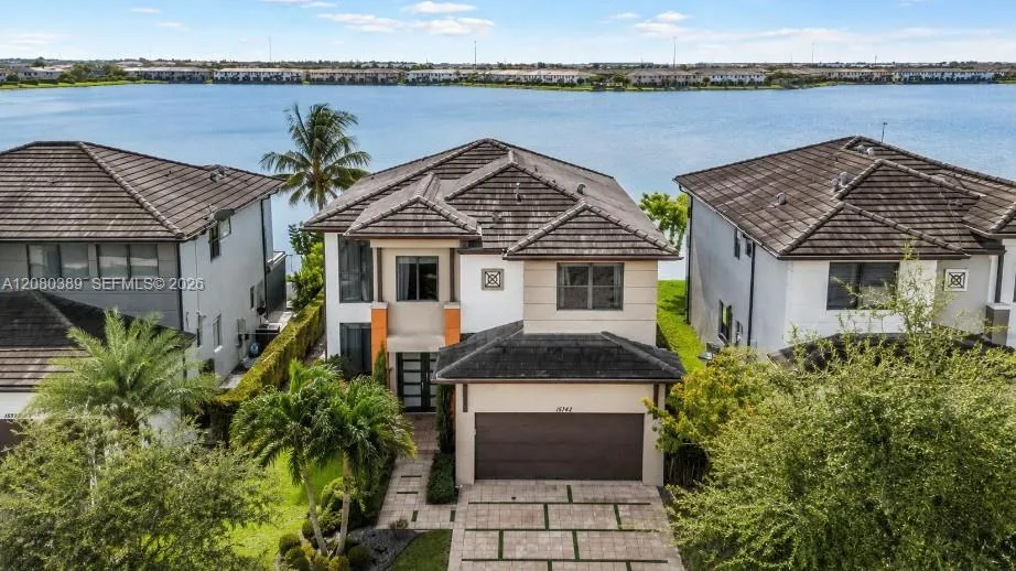 Listing  15742 NW 88th Avenue, Miami Lakes, FL 33018, Miami Lakes, FL 33018