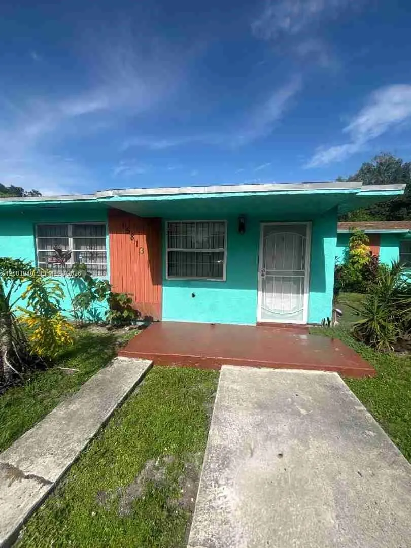 View details of listing 15813 NW 38th Place 15813, Miami Gardens, FL 33054 Miami Gardens with MLS#