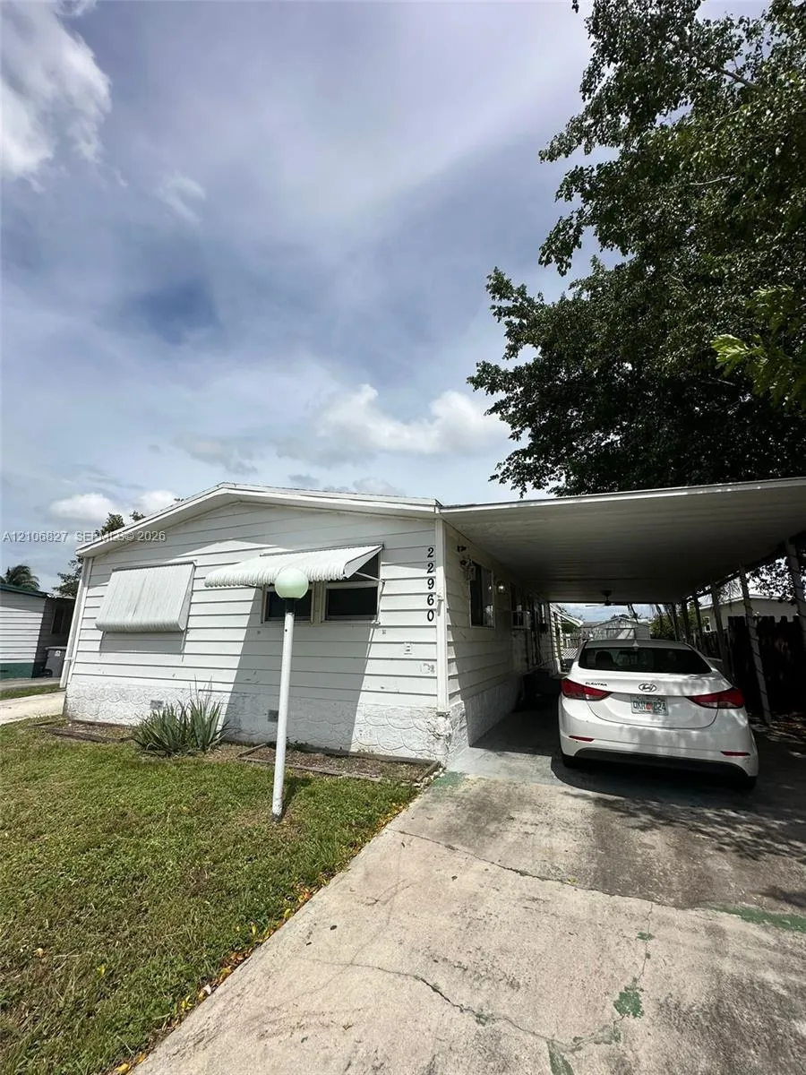View details of listing 1590 SW 65th Terrace H, Boca Raton, FL 33428 Boca Raton with MLS#