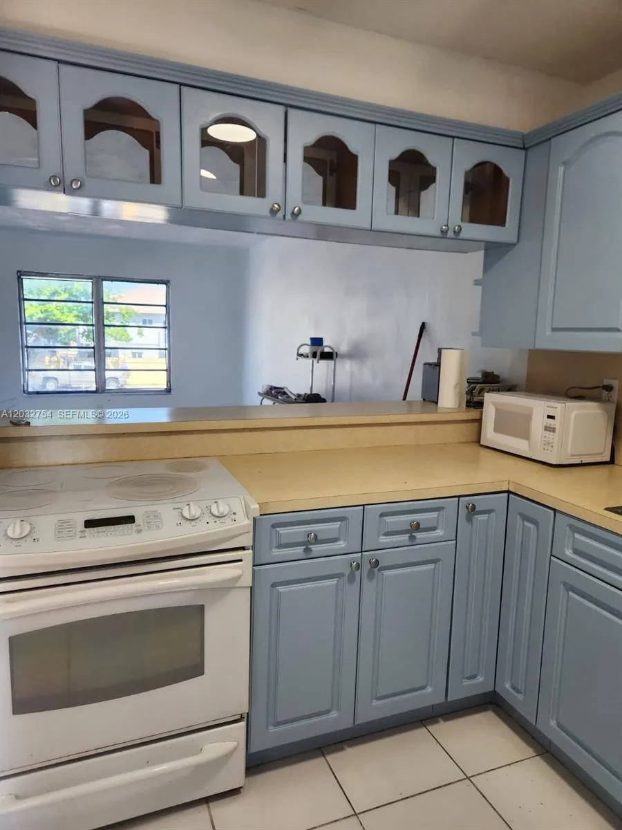 View details of listing 160 Royal Palm Road 215, Hialeah Gardens, FL 33016 Hialeah Gardens with MLS# 