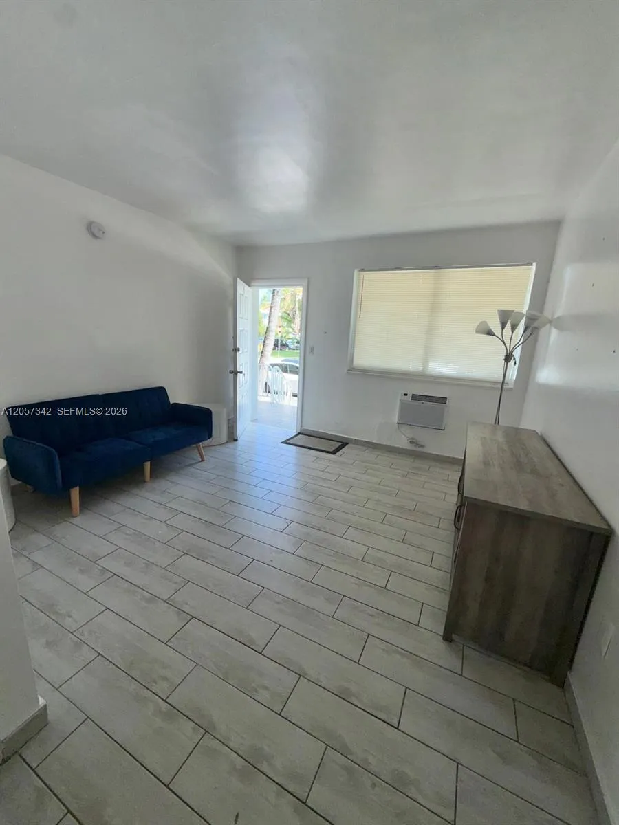 View details of listing 1600 Pennsylvania Avenue 4, Miami Beach, FL 33139 Miami Beach with MLS#