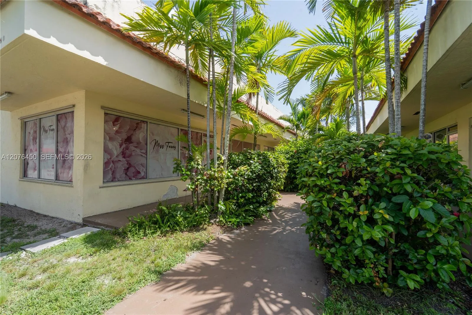 View details of listing 1600 W 38th Place, Hialeah, FL 33012 Hialeah with MLS#
