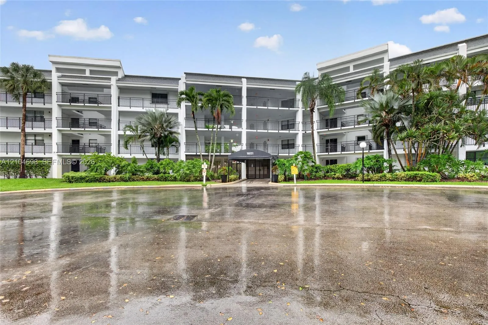 View details of listing 16051 Blatt Boulevard 106, Weston, FL 33326 Weston with MLS#