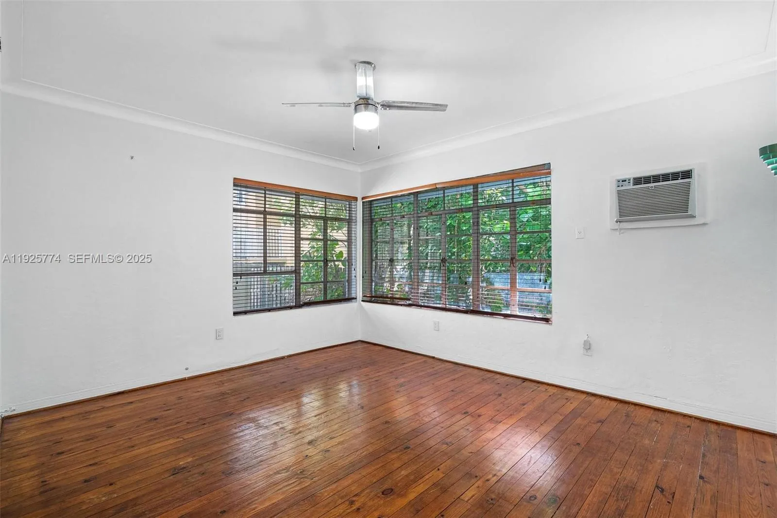 View details of listing 1611 Euclid Avenue 8, Miami Beach, FL 33139 Miami Beach with MLS# 