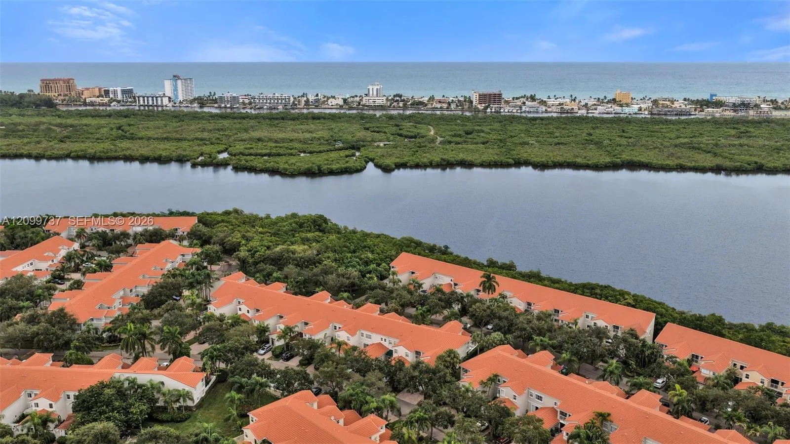 View details of listing 1620 Weeping Willow Way, Hollywood, FL 33019 Hollywood with MLS# 