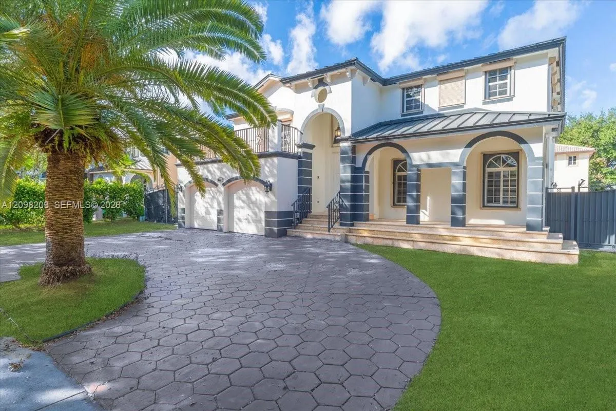 View details of listing 16310 NW 84th Court, Miami Lakes, FL 33016 Miami Lakes with MLS#