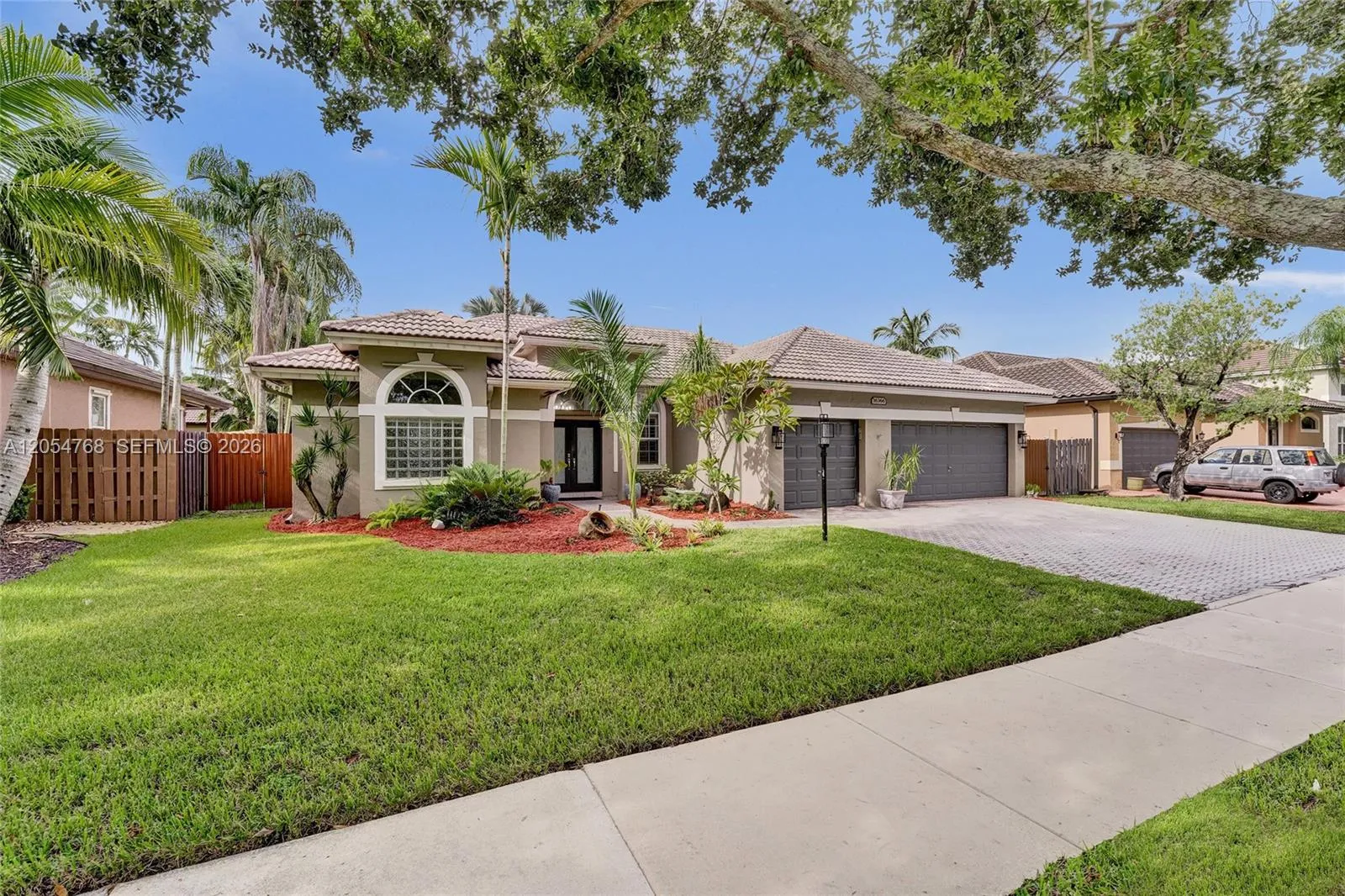 Listing  16366 N Mariposa Circle N, Pembroke Pines, FL 33331, Pembroke Pines, FL 33331