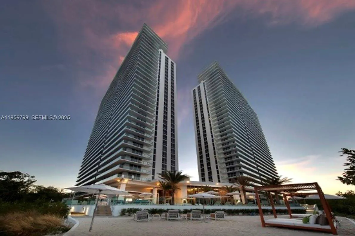Listing  16385 Biscayne Boulevard 2720, North Miami Beach, FL 33160, North Miami Beach, FL 33160