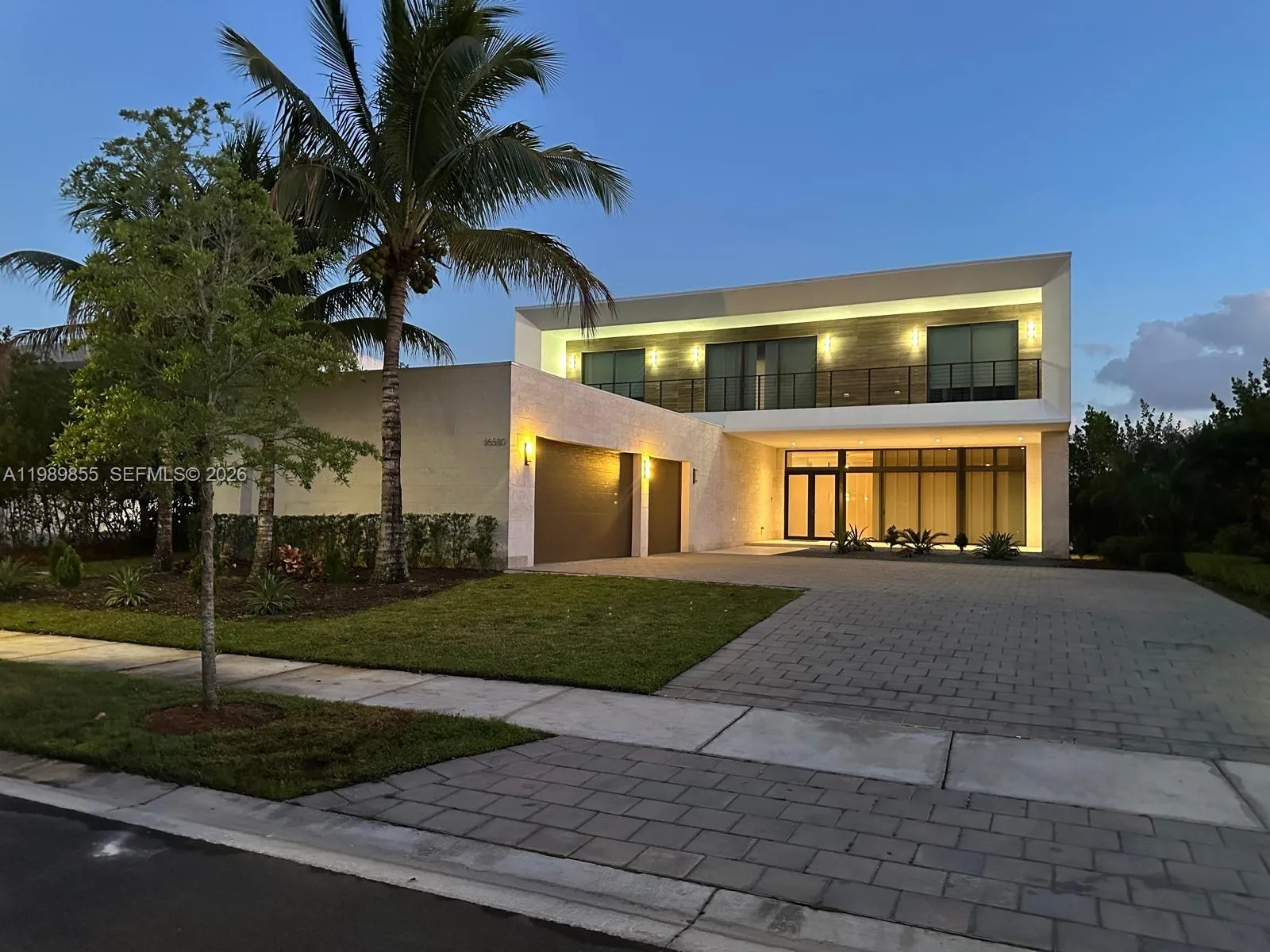 View details of listing 16580 Sunset Way 16580, Weston, FL 33326 Weston with MLS# 